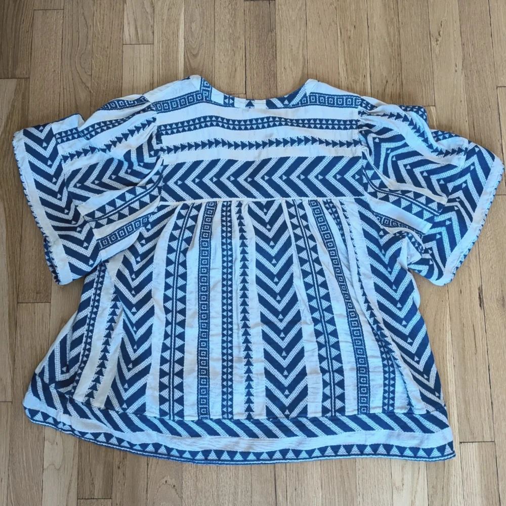 Old Navy Top - Picture 5 of 7